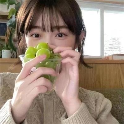 如月微笑